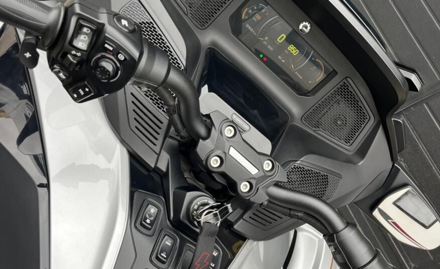CAN-AM SPYDER RT LTD 1330