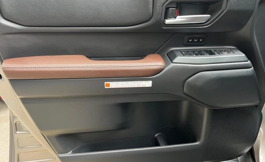 TOYOTA LAND CRUISER 250 VX-L