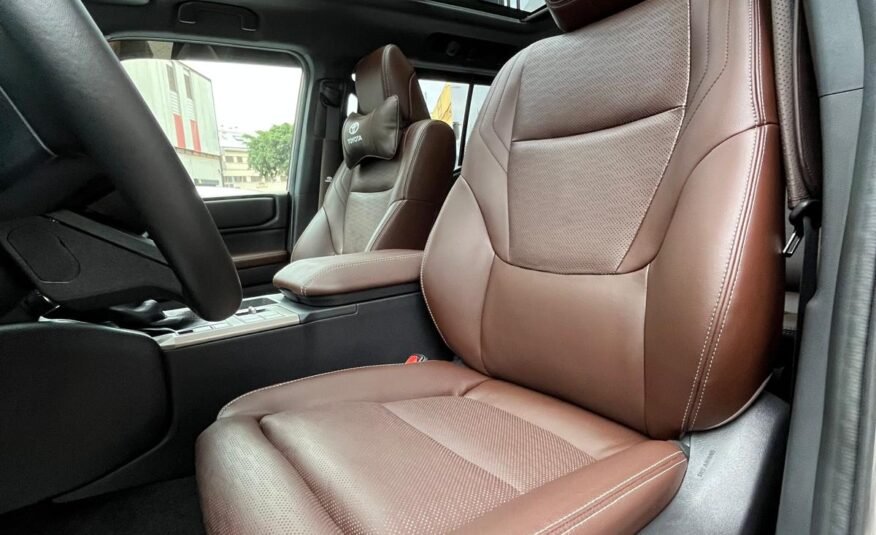 TOYOTA LAND CRUISER 250 VX-L