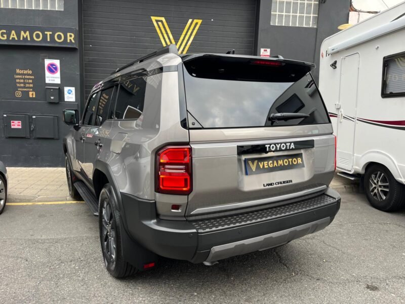 TOYOTA LAND CRUISER 250 VX-L