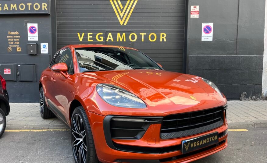 PORSCHE MACAN