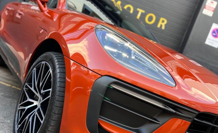 PORSCHE MACAN