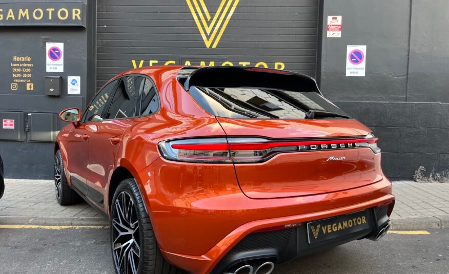 PORSCHE MACAN