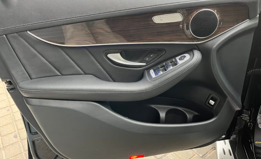 MERCEDES-BENZ GLC COUPE AMG 220D