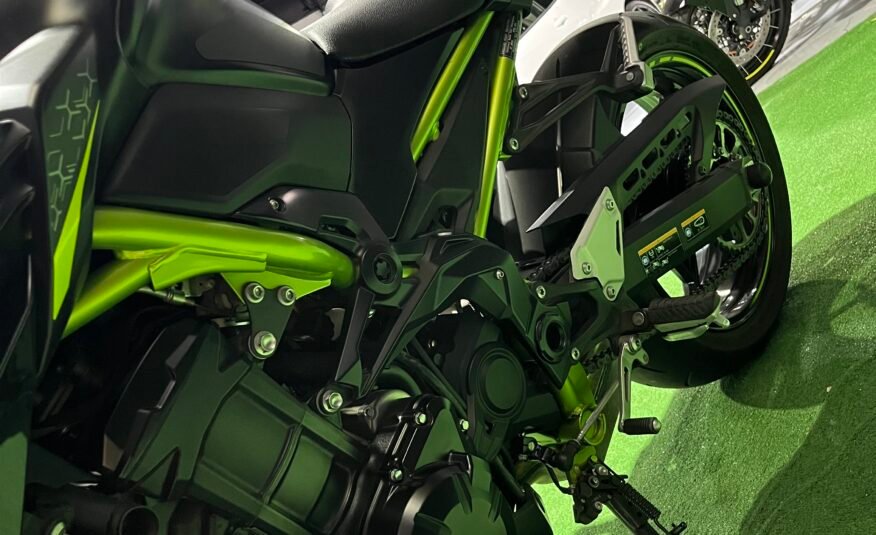 KAWASAKI Z900