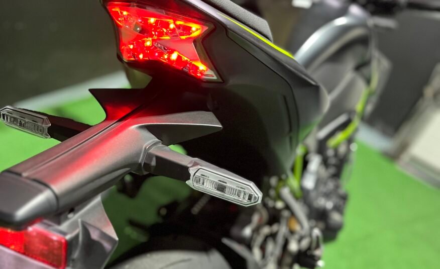 KAWASAKI Z900