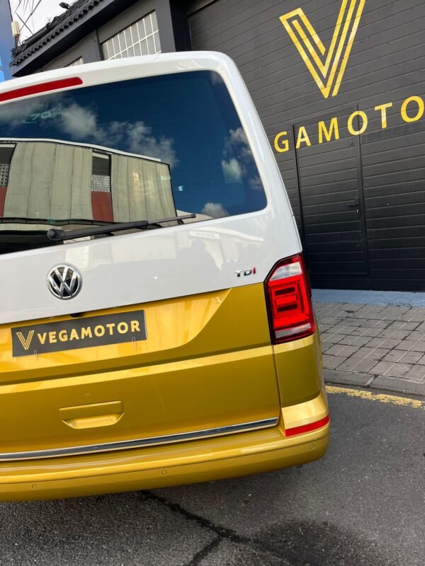 VOLKSWAGEN MULTIVAN EDICION BULLI 70 ANIVERSARIO