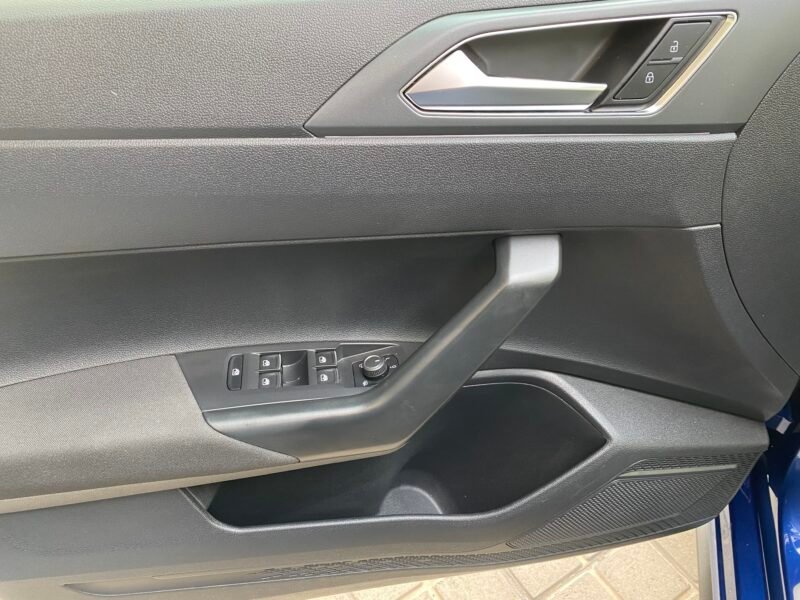 VOLKSWAGEN POLO R LINE