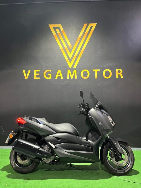 YAMAHA XMAX 300