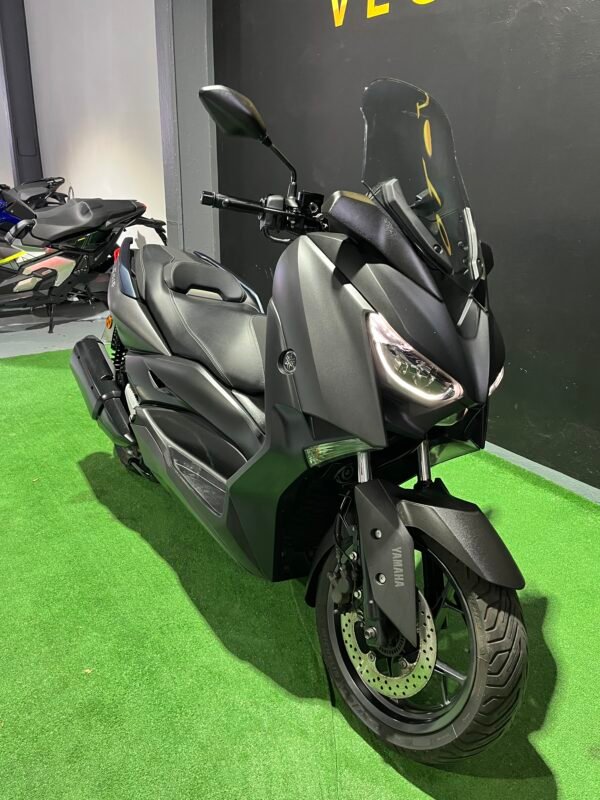 YAMAHA XMAX 300