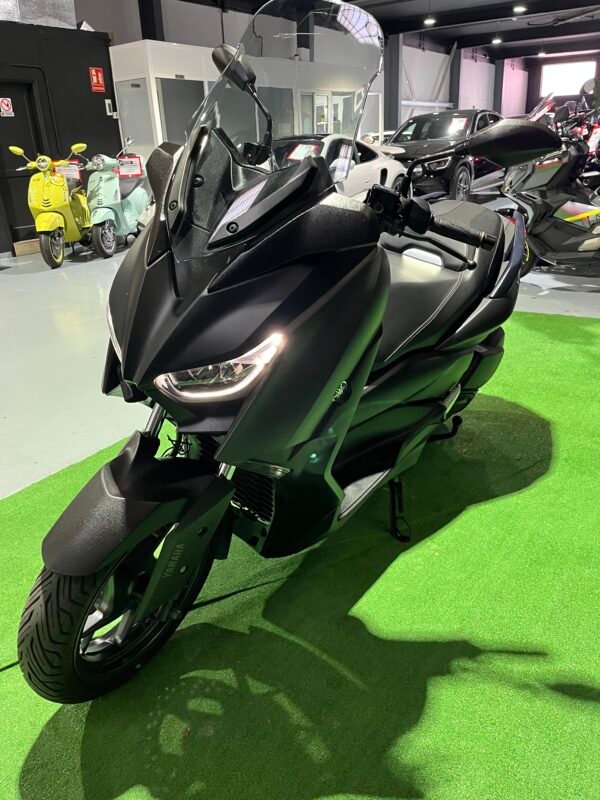 YAMAHA XMAX 300