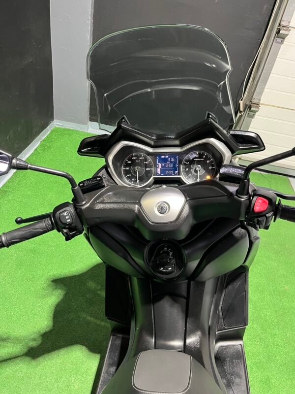 YAMAHA XMAX 300
