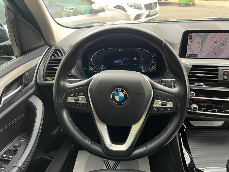 BMW X3 30e