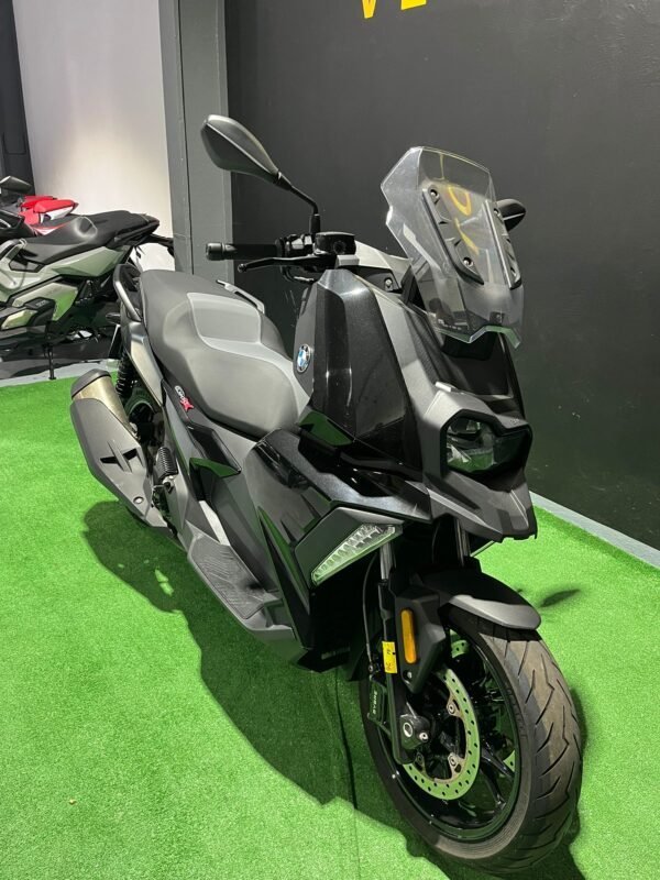 BMW C400X