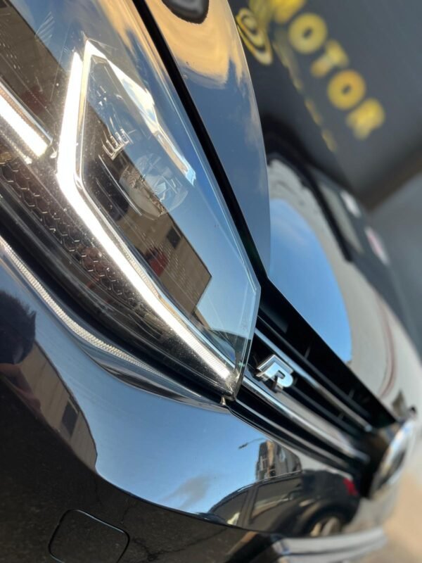 VOLKSWAGEN GOLF R 4×4