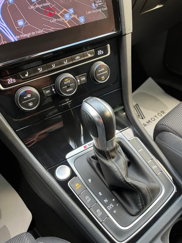 VOLKSWAGEN GOLF R 4×4