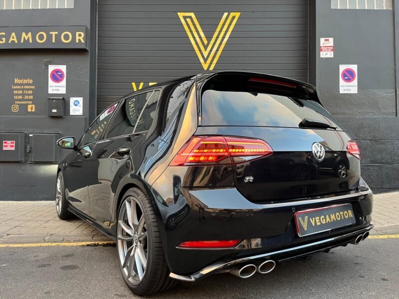 VOLKSWAGEN GOLF R 4×4