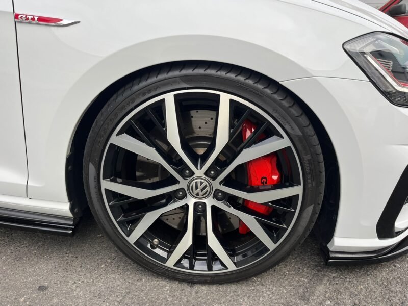 VOLKSWAGEN GOLF GTI Performance 2.0 TSI 245 dsg