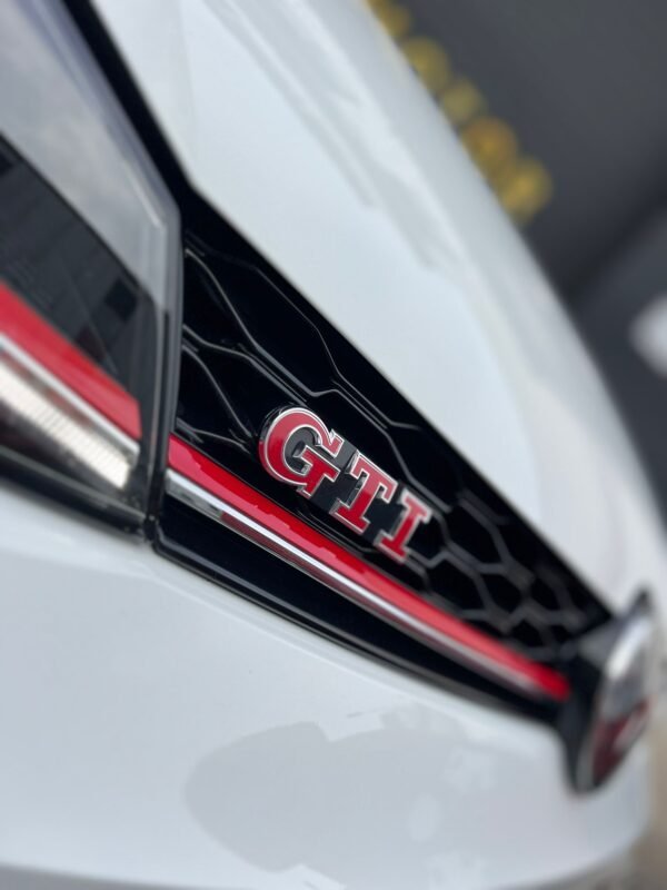VOLKSWAGEN GOLF GTI Performance 2.0 TSI 245 dsg