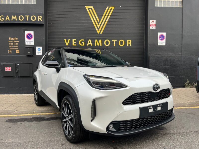 TOYOTA YARIS cross GR sport Plus