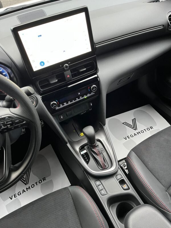 TOYOTA YARIS cross GR sport Plus