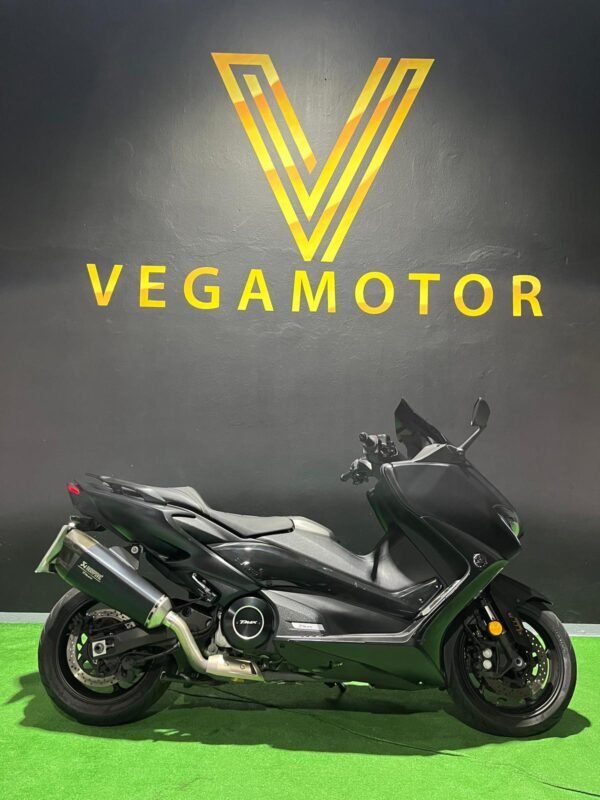 YAMAHA TMAX 560