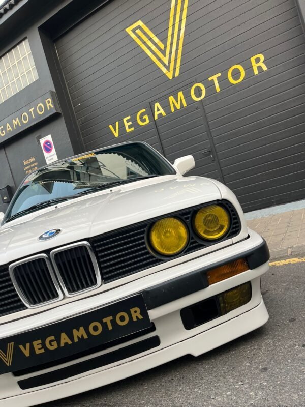 BMW 320I E30