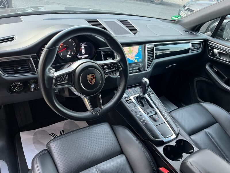 PORSCHE Macan S