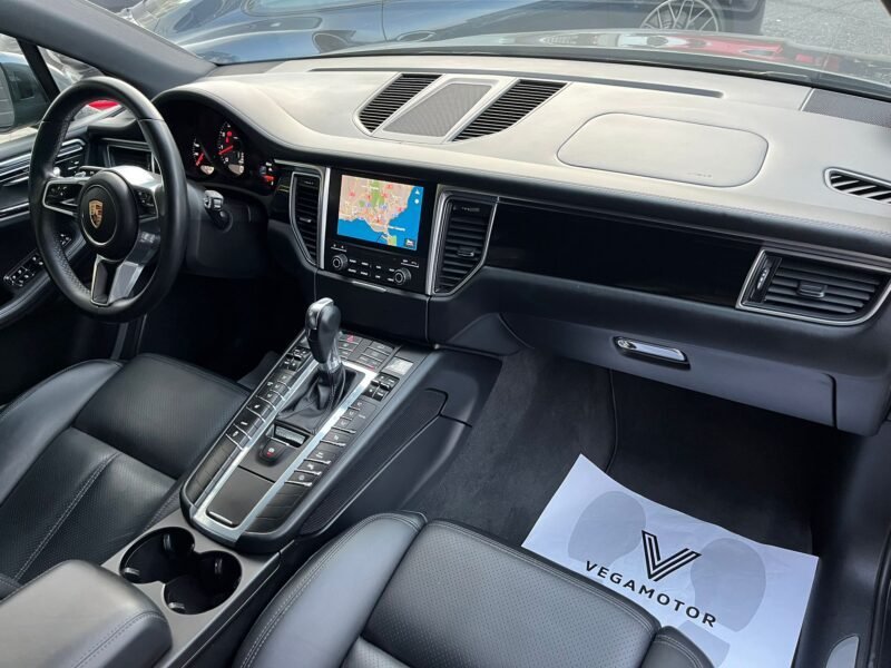 PORSCHE Macan S