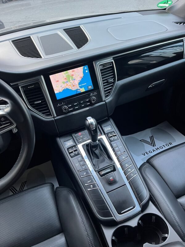 PORSCHE Macan S