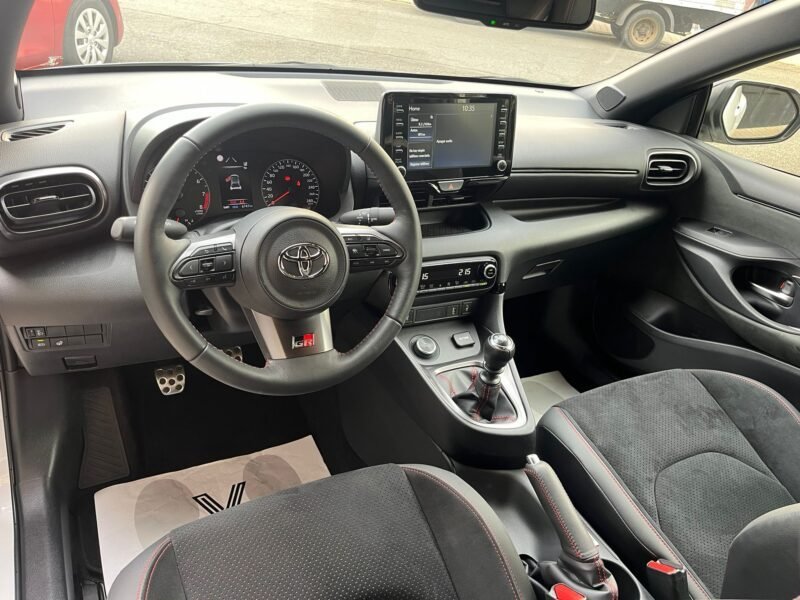 TOYOTA GR YARIS CIRCUIT PACK