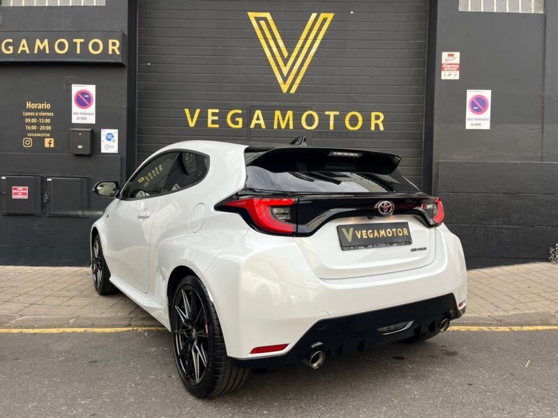 TOYOTA GR YARIS CIRCUIT PACK