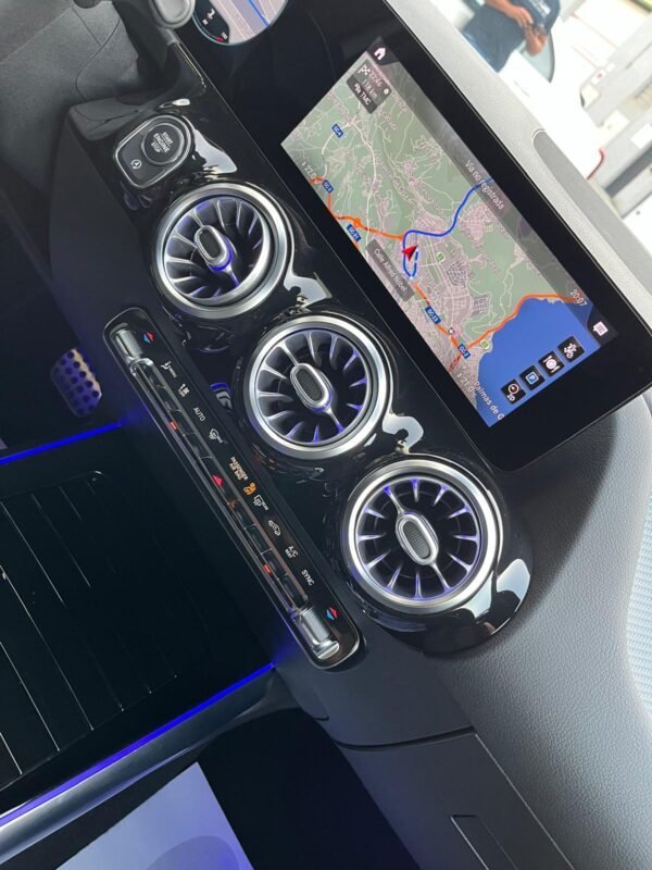 MERCEDES-BENZ GLA 200d AMG