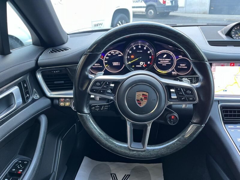 PORSCHE Panamera 4 HRYBRID