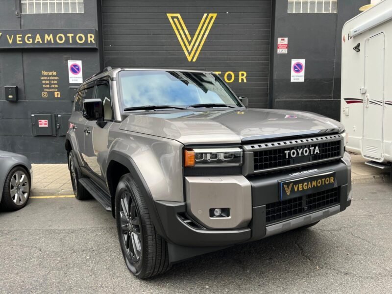 TOYOTA LAND CRUISER 250 VX-L