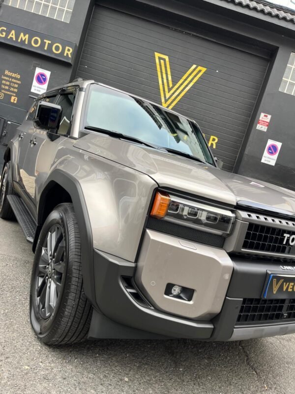 TOYOTA LAND CRUISER 250 VX-L