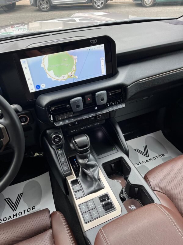 TOYOTA LAND CRUISER 250 VX-L