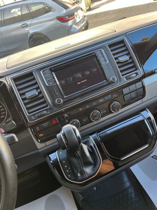 VOLKSWAGEN MULTIVAN EDICION BULLI 70 ANIVERSARIO