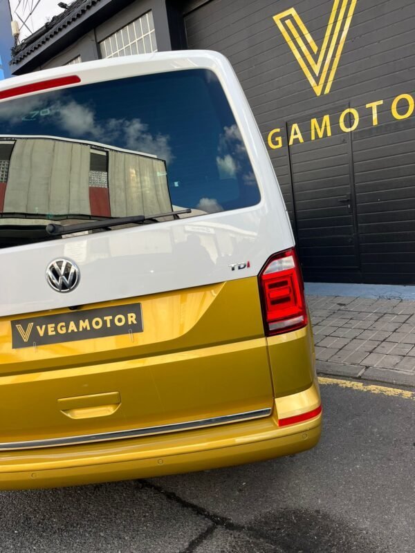 VOLKSWAGEN MULTIVAN EDICION BULLI 70 ANIVERSARIO