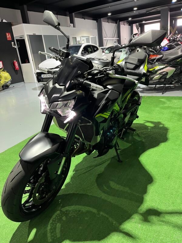 KAWASAKI Z900