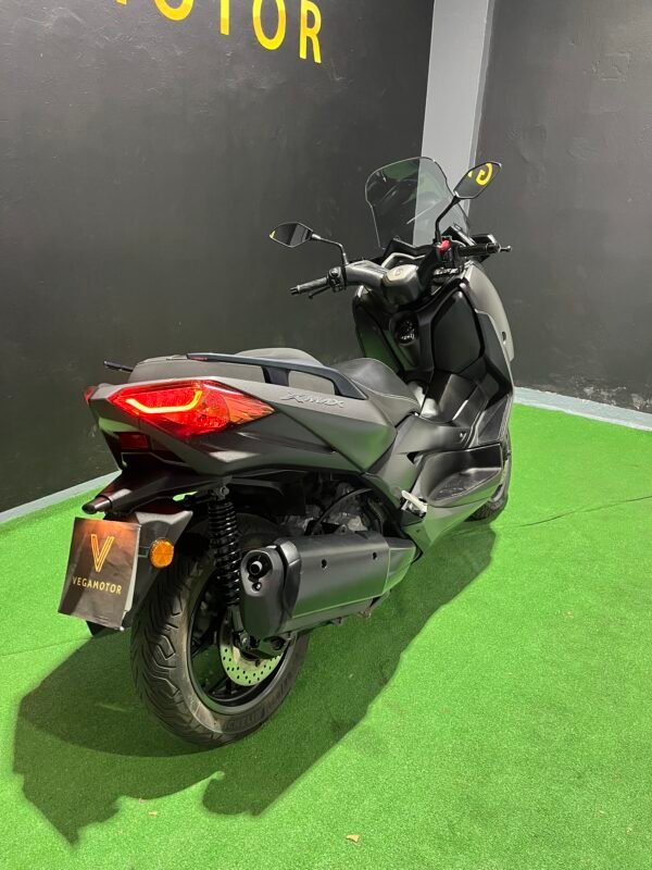 YAMAHA XMAX 300