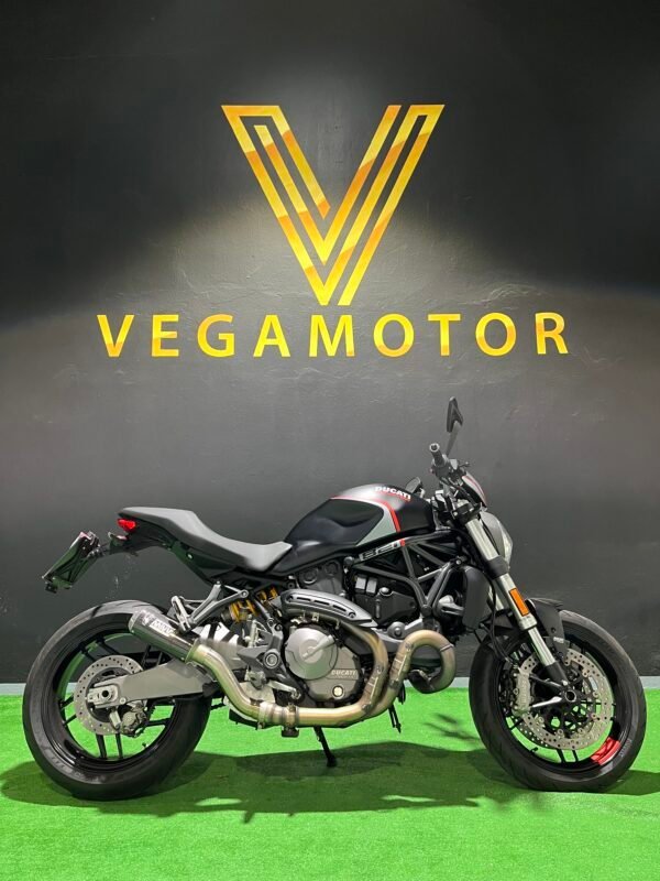 DUCATI MONSTER 821 CARNET A2