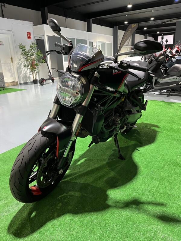 DUCATI MONSTER 821 CARNET A2