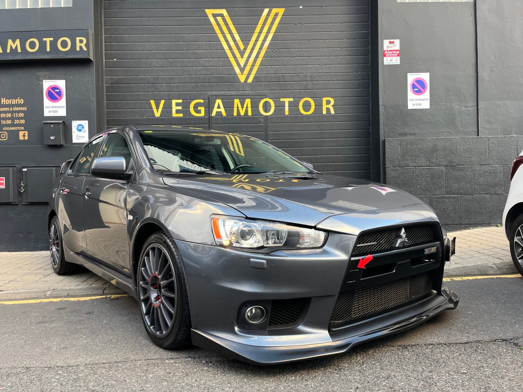 MITSUBISHI LANCER EVOLUTION X MR