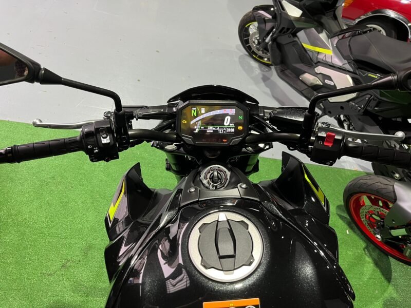 KAWASAKI Z900 carnet A2