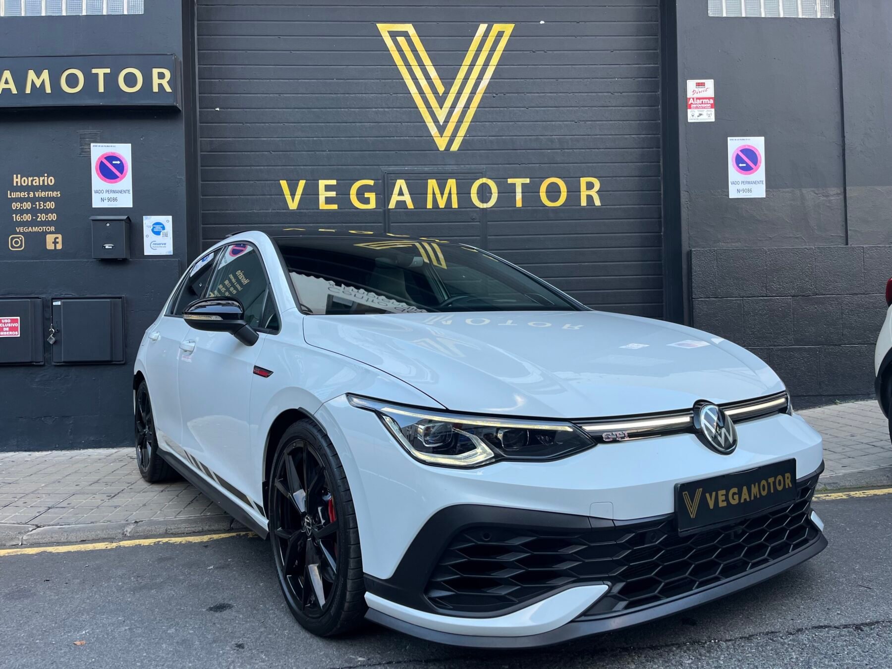 VOLKSWAGEN GOLF GTI CLUBSPORT 