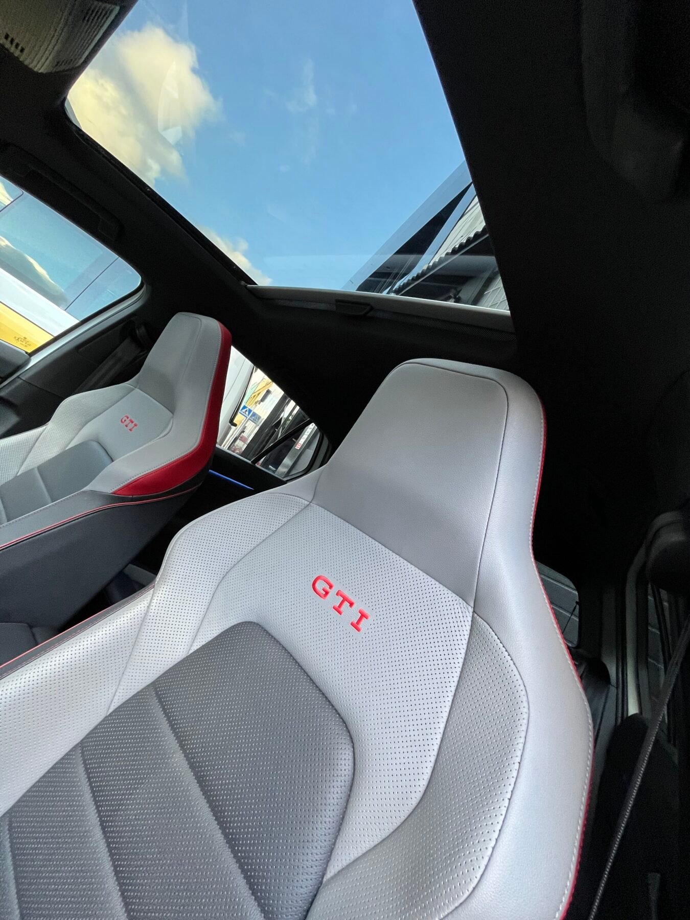 VOLKSWAGEN GOLF GTI CLUBSPORT 