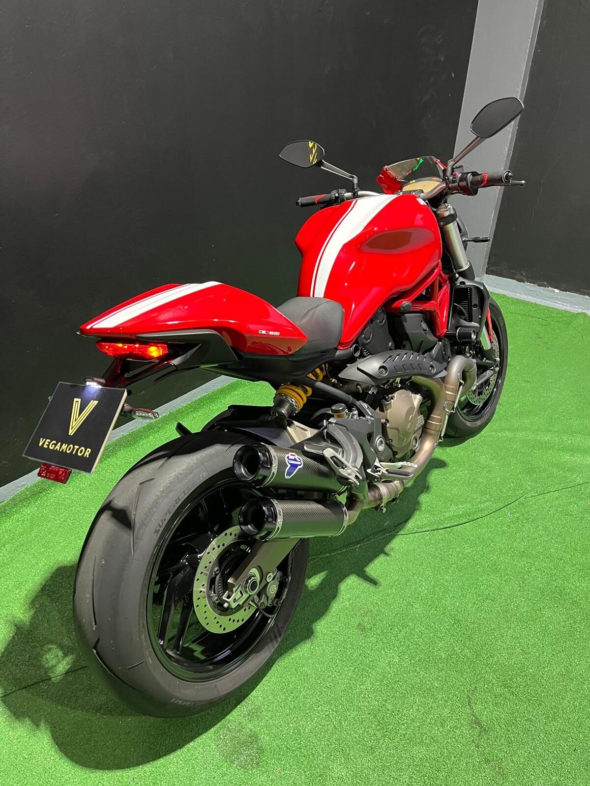 DUCATI MONSTER 821 STRIPE 