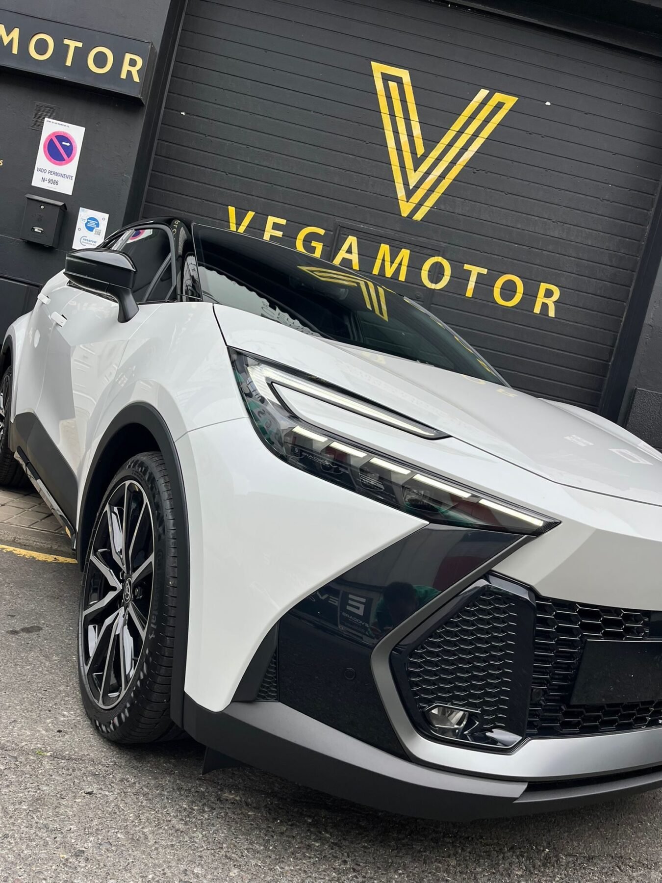 TOYOTA C-HR GR SPORT PLUS