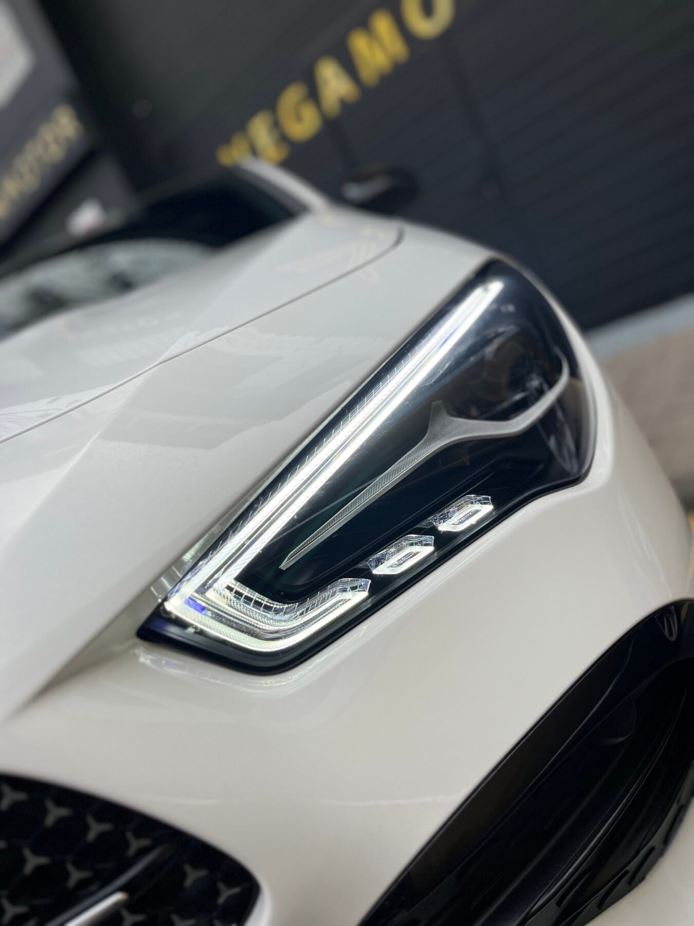 MERCEDES-BENZ CLA 200 AMG